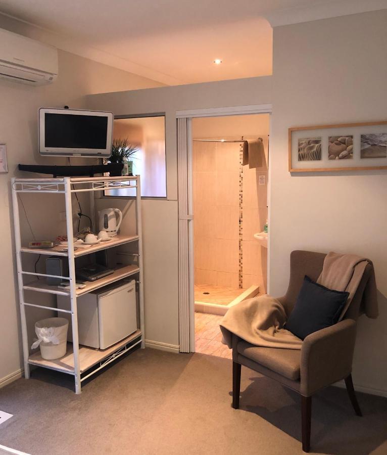Beachhouse Bed And Breakfast Redcliffe Bagian luar foto