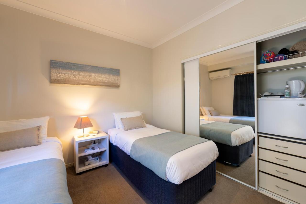 Beachhouse Bed And Breakfast Redcliffe Bagian luar foto