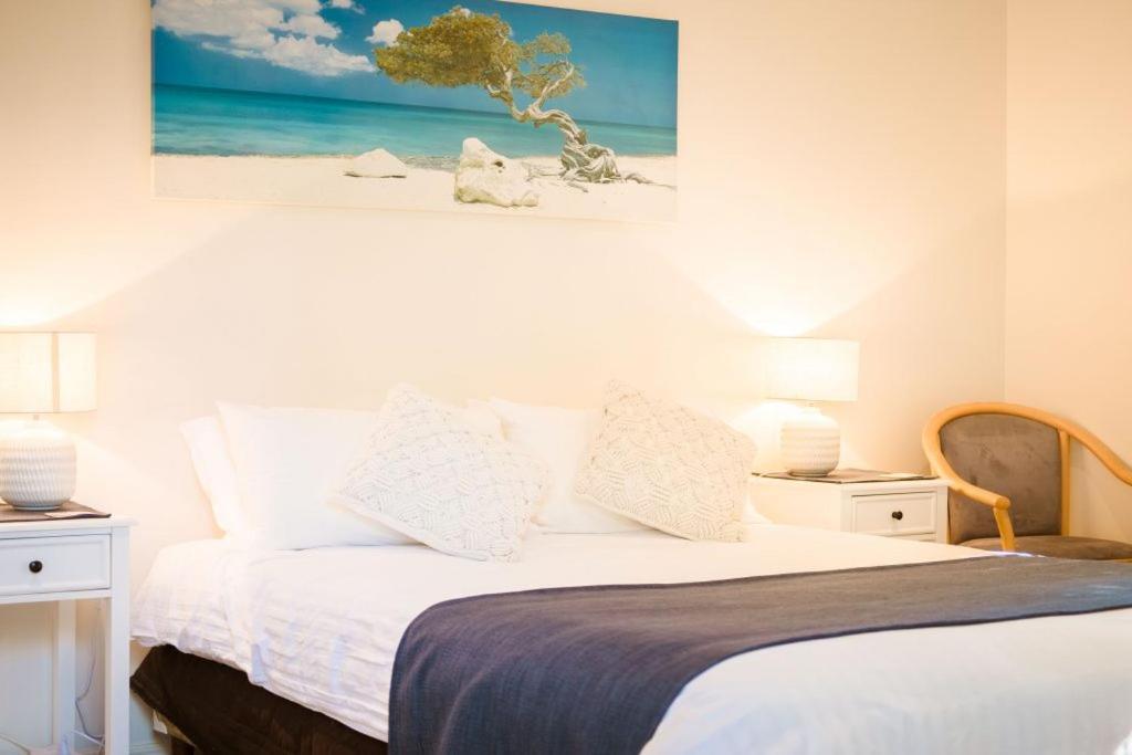 Beachhouse Bed And Breakfast Redcliffe Bagian luar foto