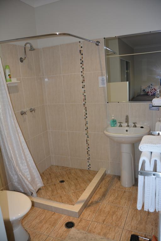 Beachhouse Bed And Breakfast Redcliffe Ruang foto